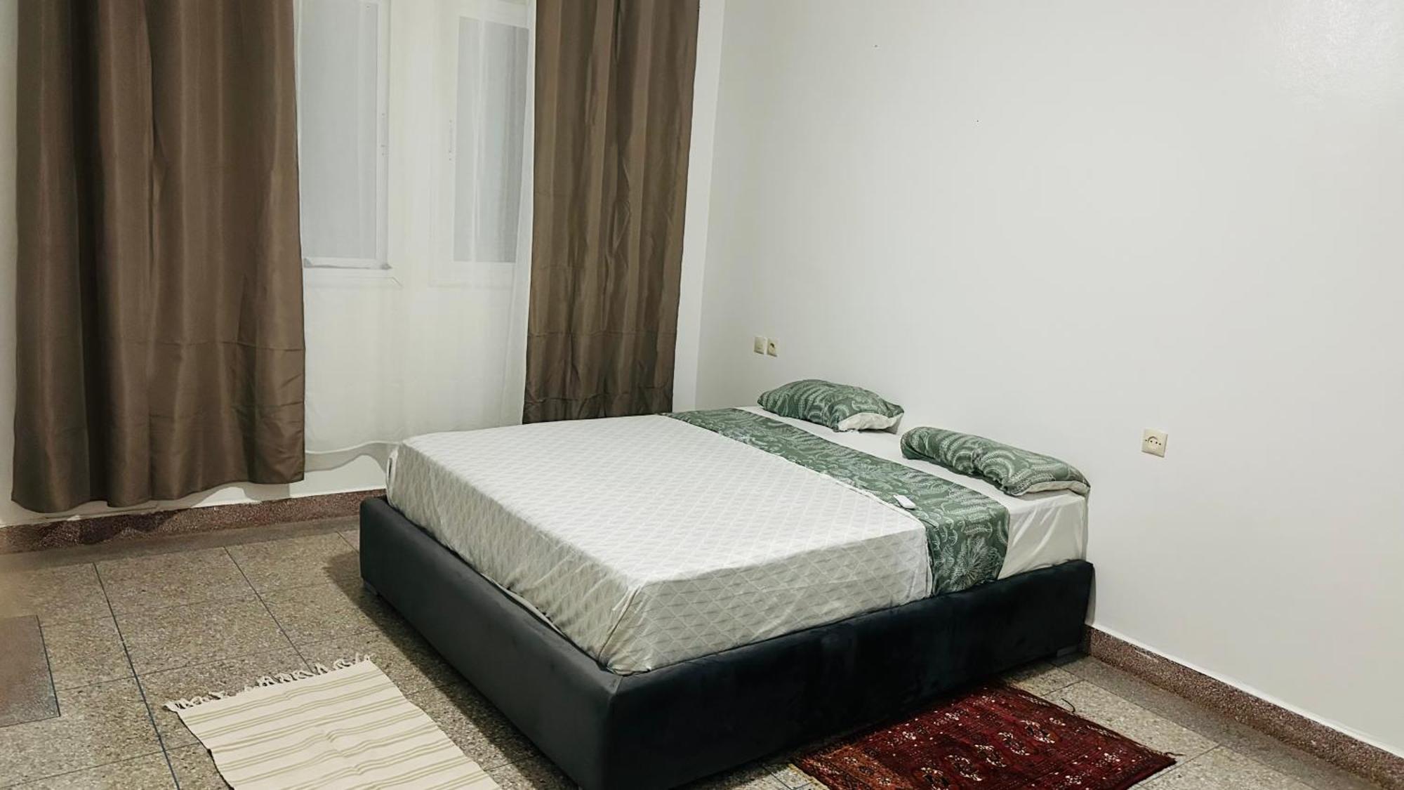 Karaz Homestay Grand Appartement Avec Rooftop Monte Arrouit 外观 照片